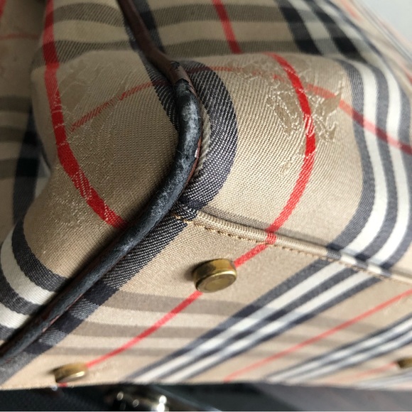 Vintage Classic Large Burberry Tote - Picture 14 of 16